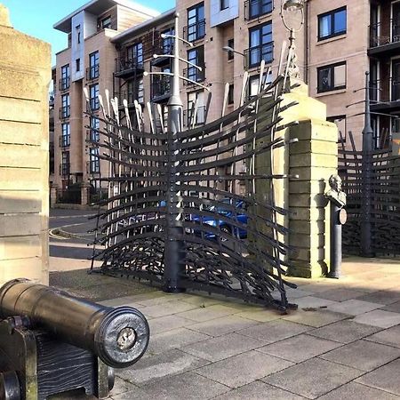 Апартаменты Waterfront Living In Leith With Free Parking! Эдинбург Экстерьер фото