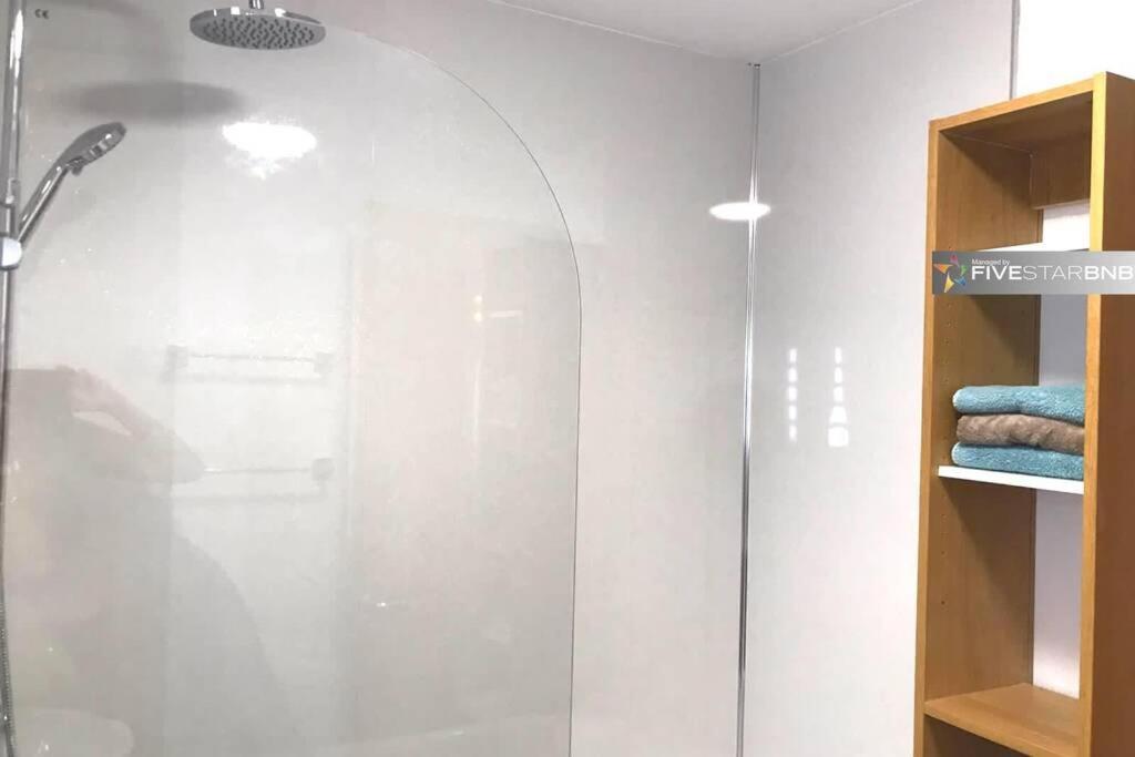 Апартаменты Waterfront Living In Leith With Free Parking! Эдинбург Экстерьер фото