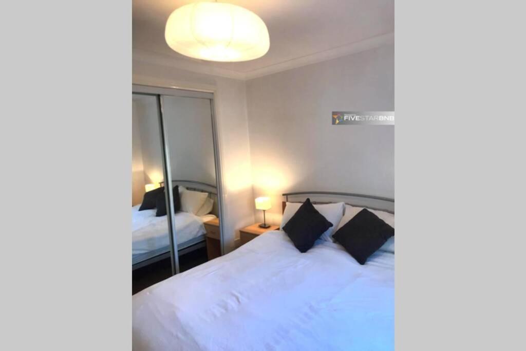 Апартаменты Waterfront Living In Leith With Free Parking! Эдинбург Экстерьер фото