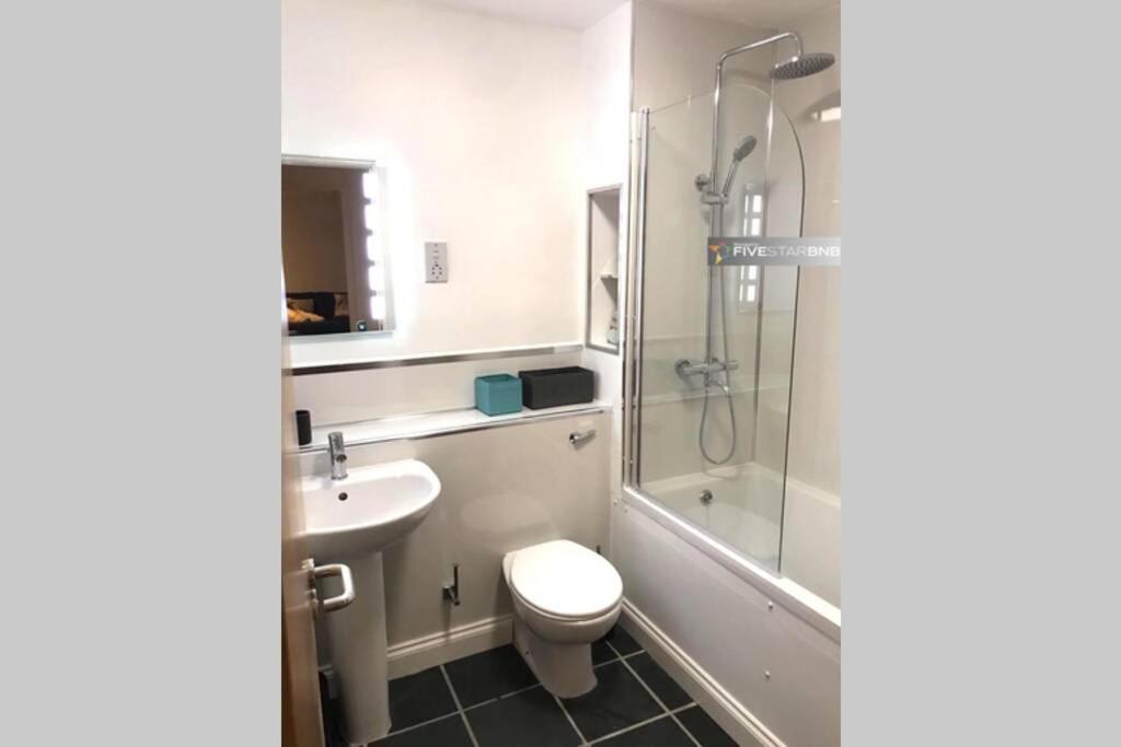 Апартаменты Waterfront Living In Leith With Free Parking! Эдинбург Экстерьер фото