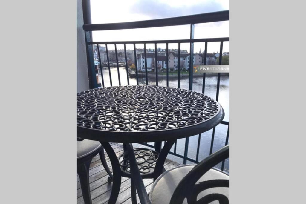 Апартаменты Waterfront Living In Leith With Free Parking! Эдинбург Экстерьер фото