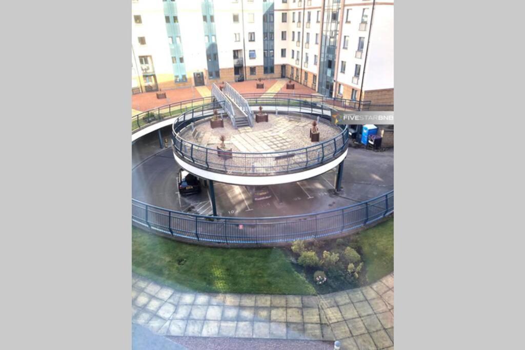 Апартаменты Waterfront Living In Leith With Free Parking! Эдинбург Экстерьер фото
